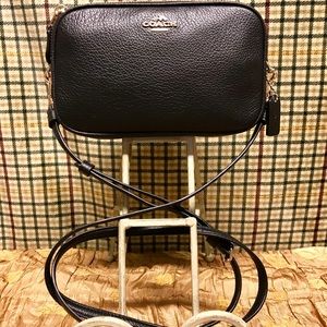 NWOT COACH SADIE PEBBLED LEATHER CROSSBODY CLUTCH